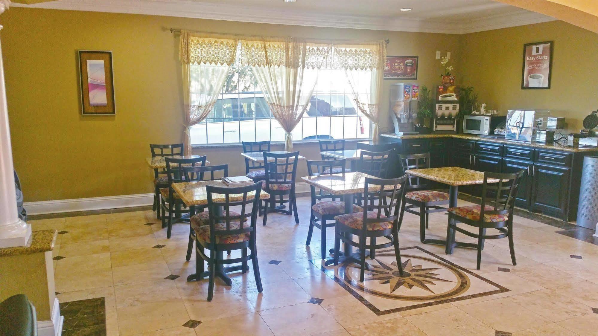 Regency Inn & Suites - Baytown Exteriör bild